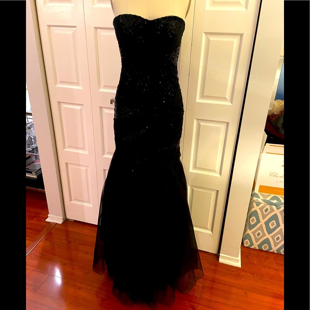 Monique Lhuillier Gown